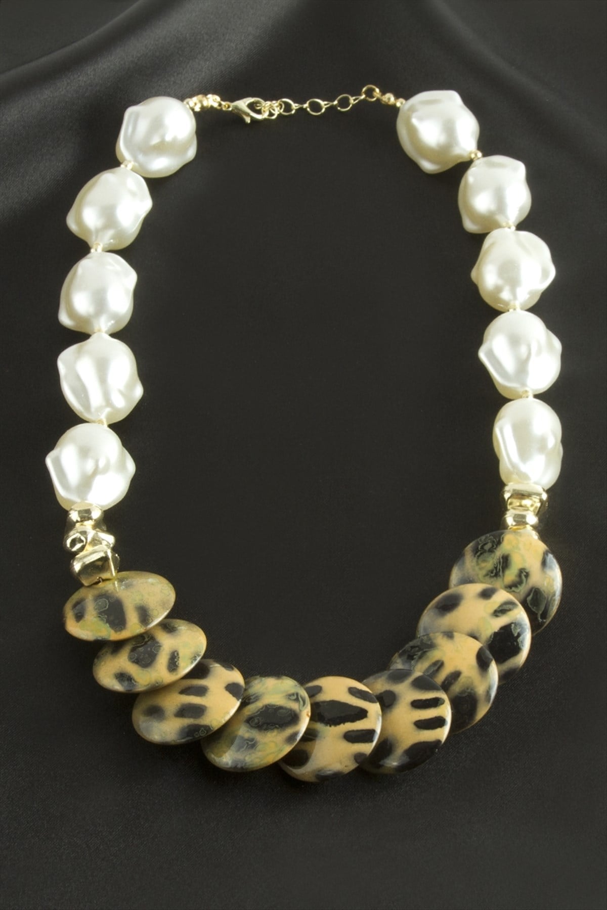 Leopar Desenli İnci Kolye