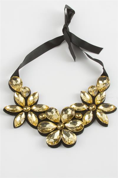 Çiçek Taşlı Yaka Kolye