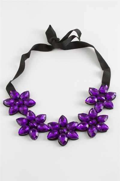 Çiçek Taşlı Yaka Kolye