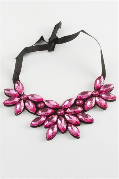 Çiçek Taşlı Yaka Kolye