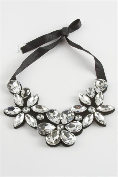 Çiçek Taşlı Yaka Kolye