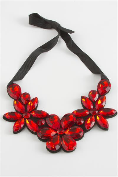 Çiçek Taşlı Yaka Kolye