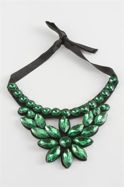 Çiçek Taşlı Yaka Kolye