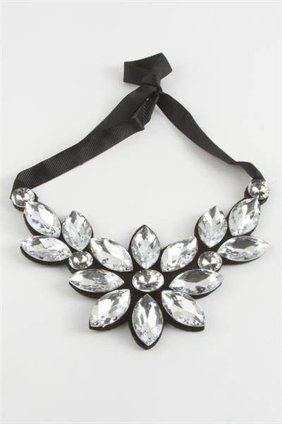 Çiçek Taşlı Yaka Kolye