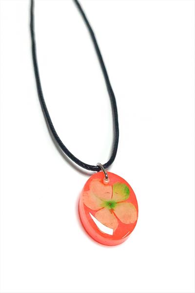 Kartopu Çiçeği Oval Epoksi Kolye