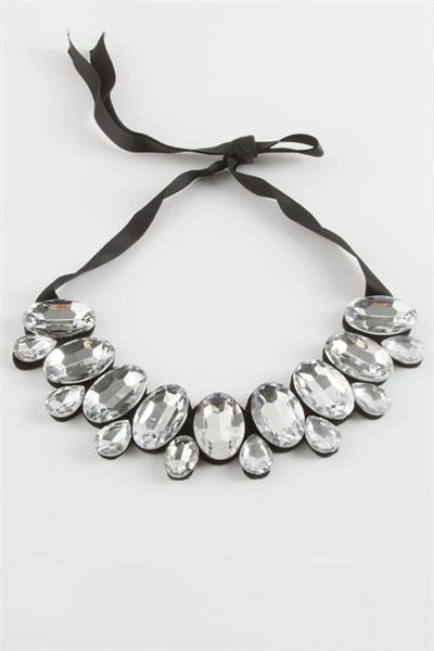 Oval Taşlı Yaka Kolye