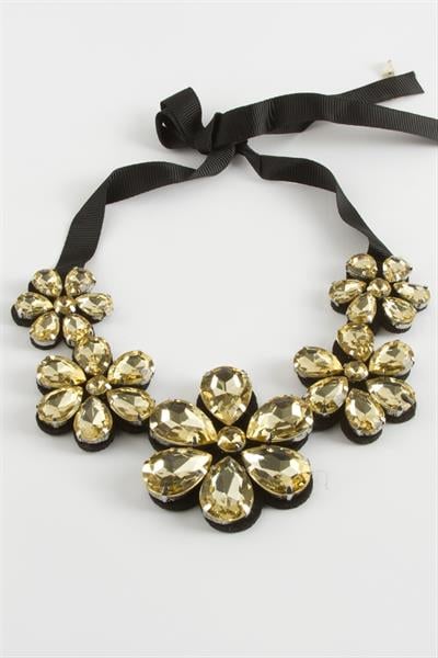 Papatya Taşlı Yaka Kolye