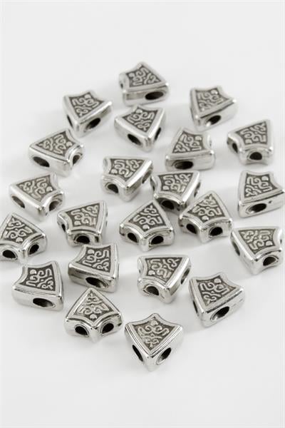 Plastik Üçgen Tesbih Püskül Ara Aparatı 50 Gram