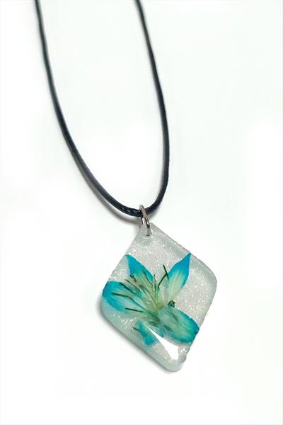 Tesbih Çiçeği Baklava Dilimli Epoksi Kolye