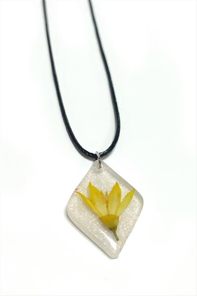 Tesbih Çiçeği Baklava Dilimli Epoksi Kolye