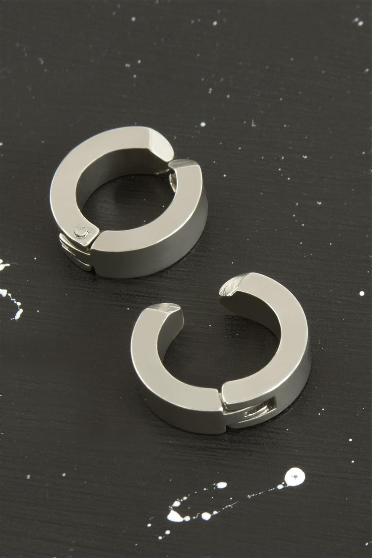 Gümüş Renkli Kıstırmalı Erkek Çelik Küpe 1,5 cm