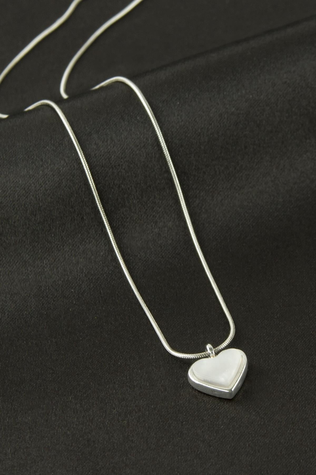 Kalp Sedef Talı Kolye