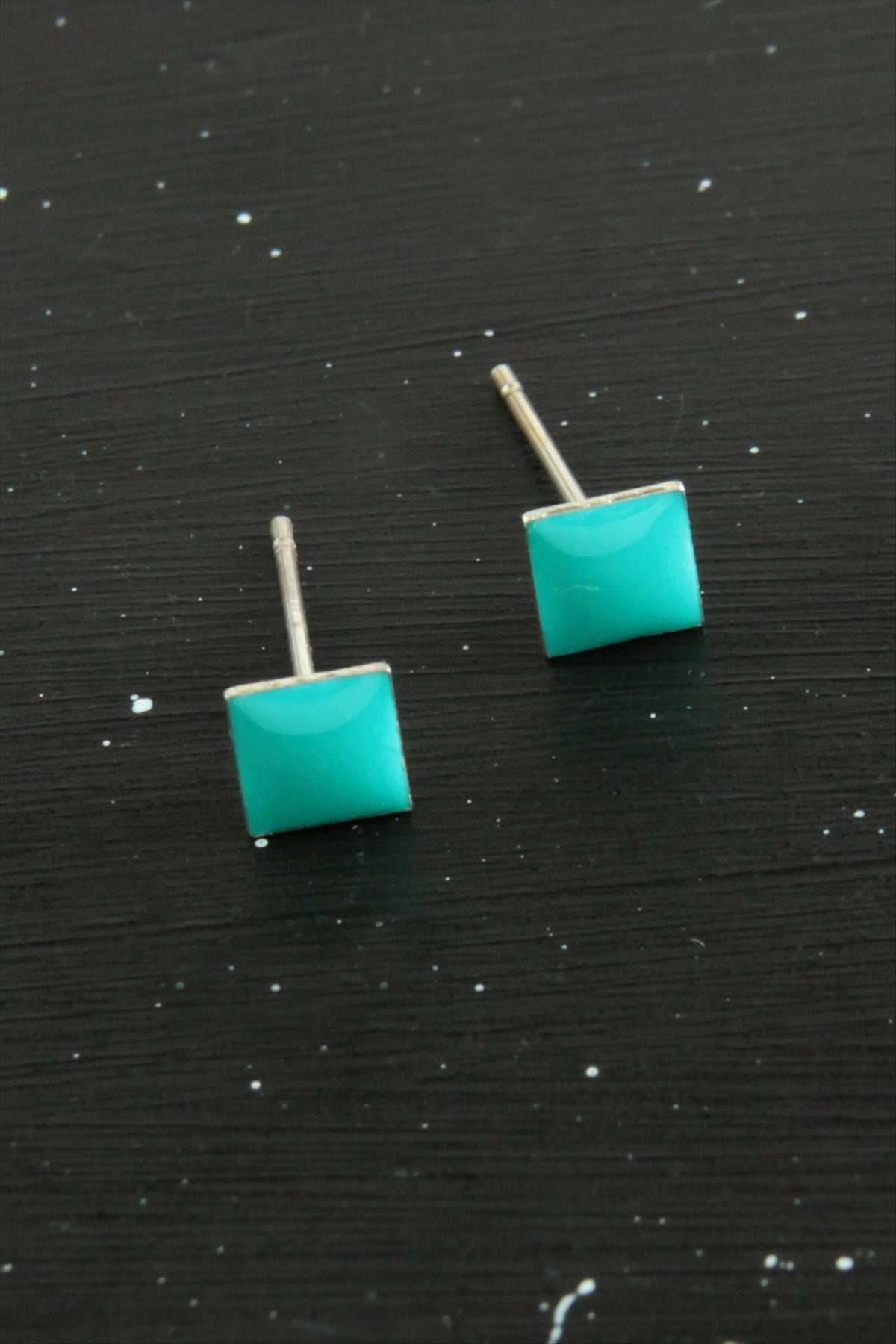 Kare Mineli Minik Küpe