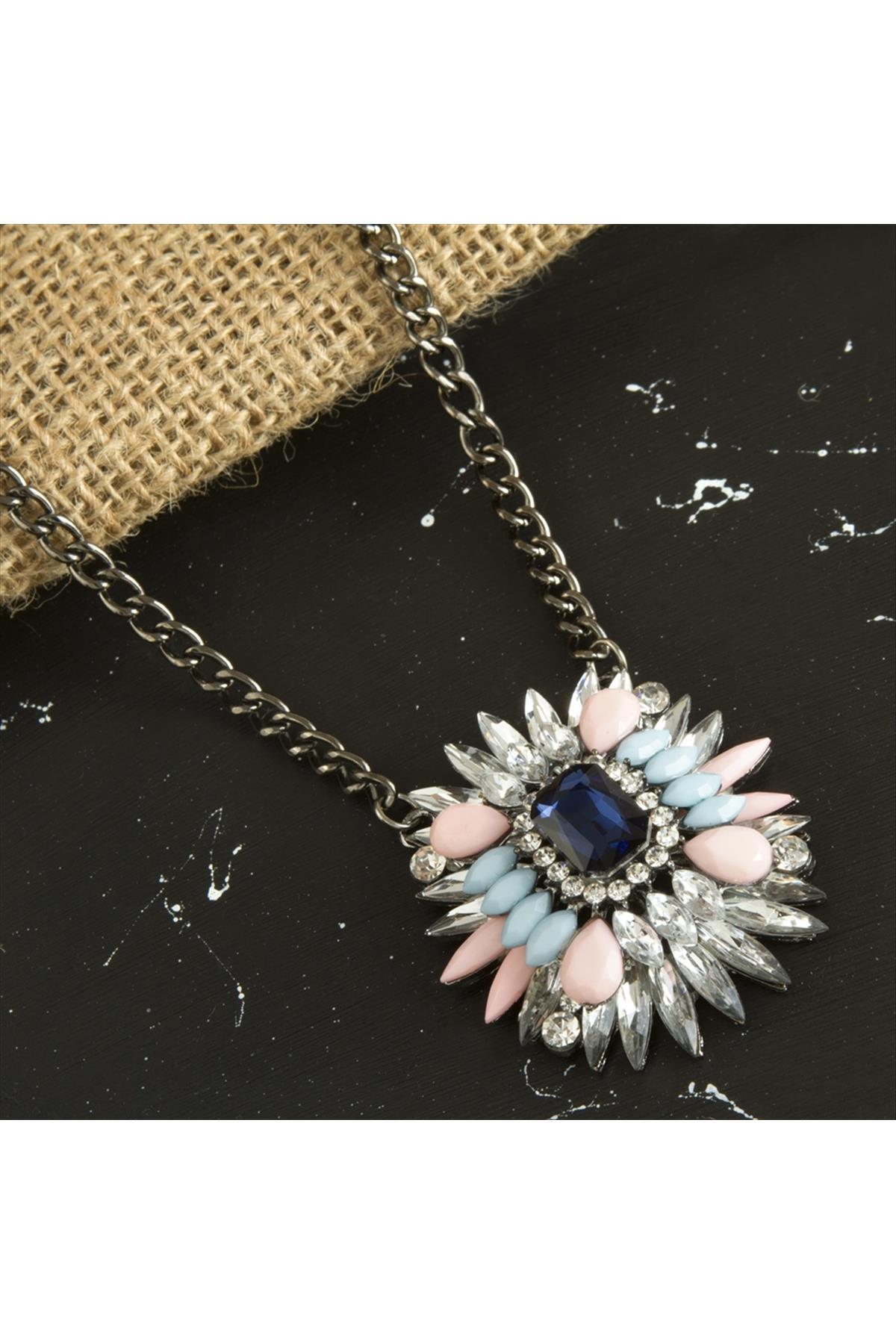 Kare Taşlı Yaka Kolye