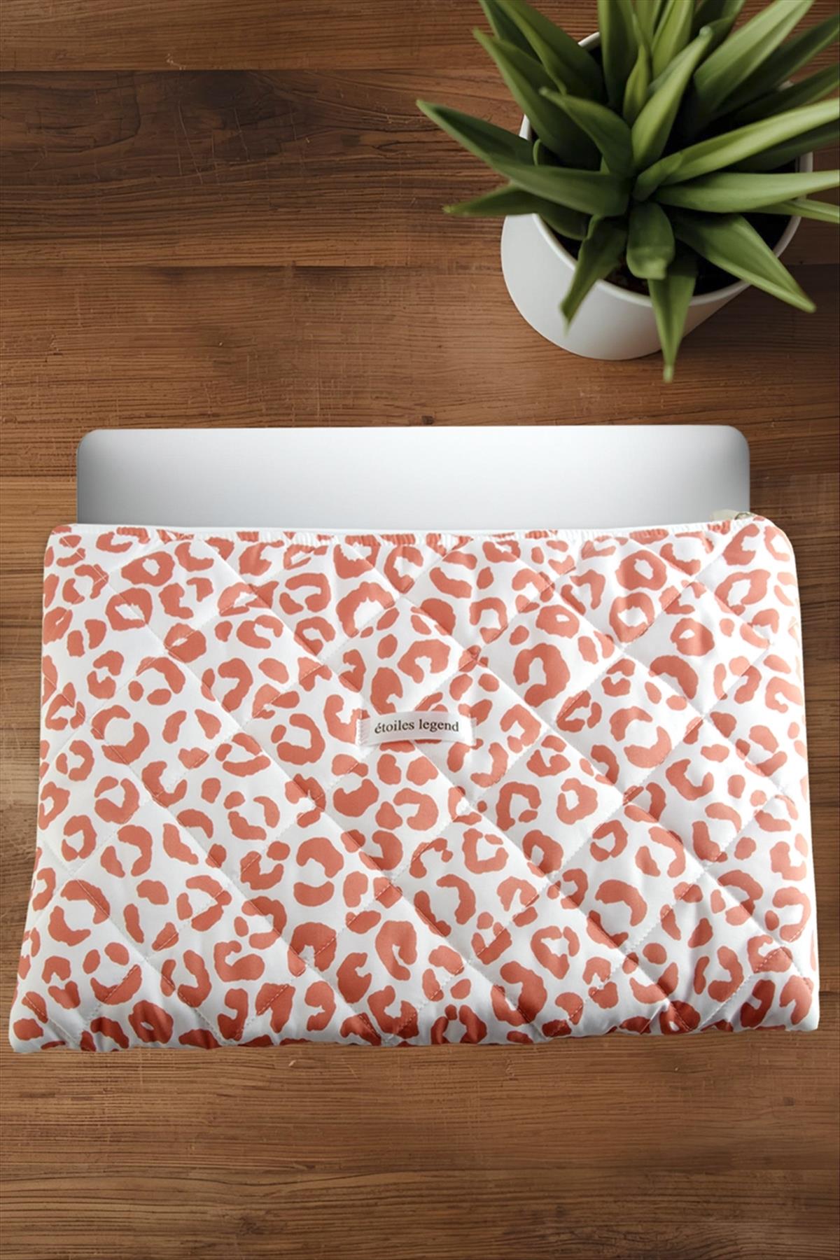 Leopar Desenli Labtop Bilgisayar Çantası 15*16 inç