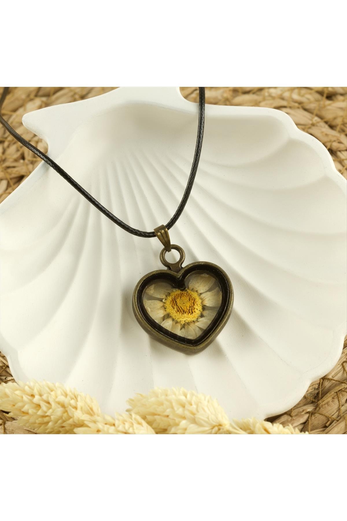 Papatya Kalp Canlı Kolye