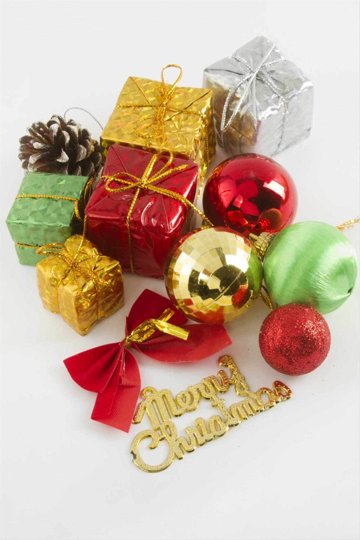 13 Adet Karışık Yılbaşı Ağaç Süsü