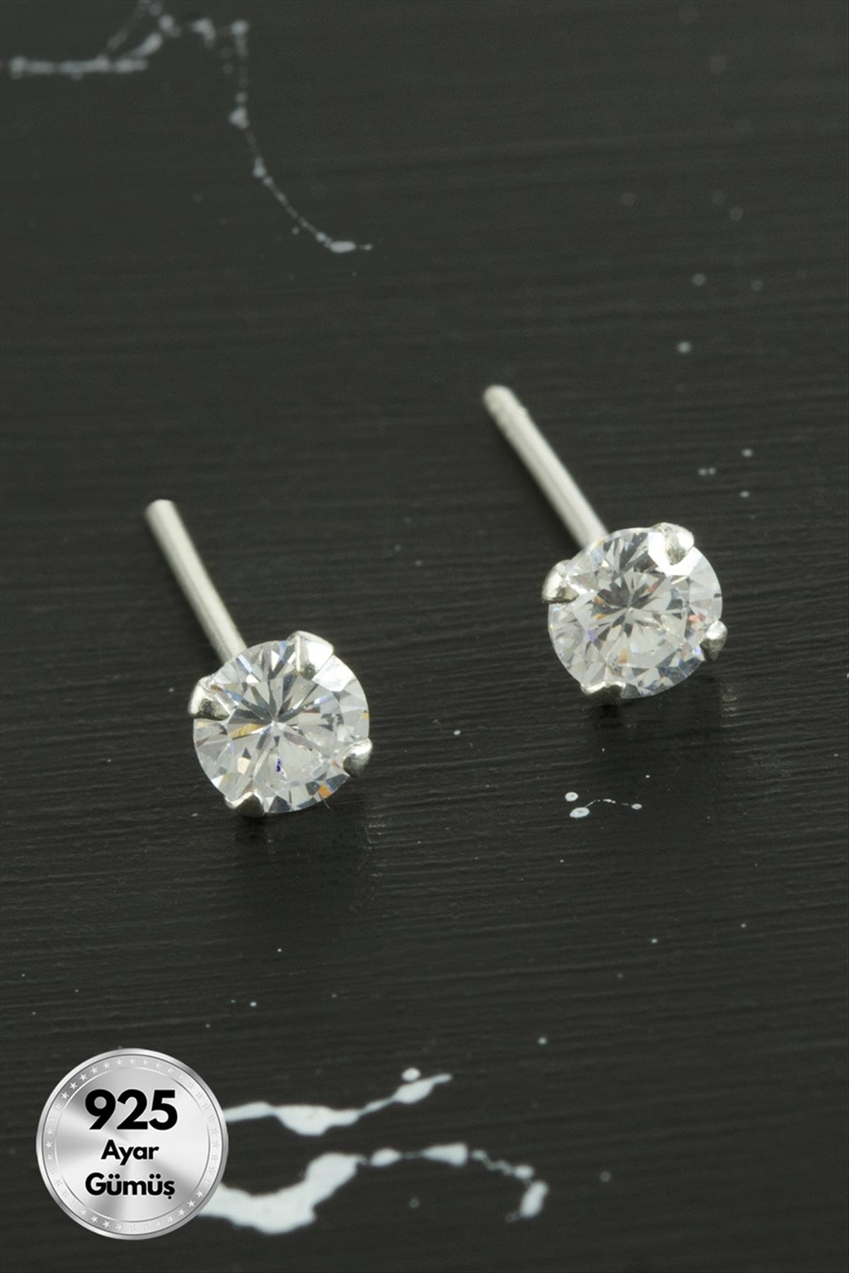 4 mm Tek Taş 925 Ayar Gümüş Küpe
