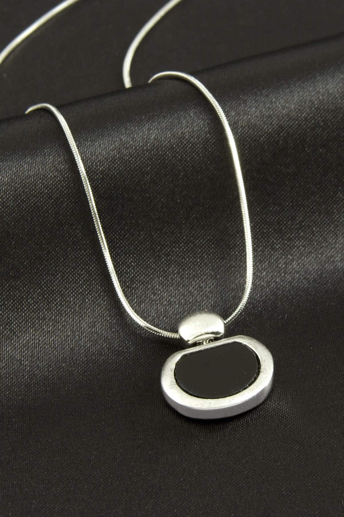 Oval Lüks Çelik Kolye