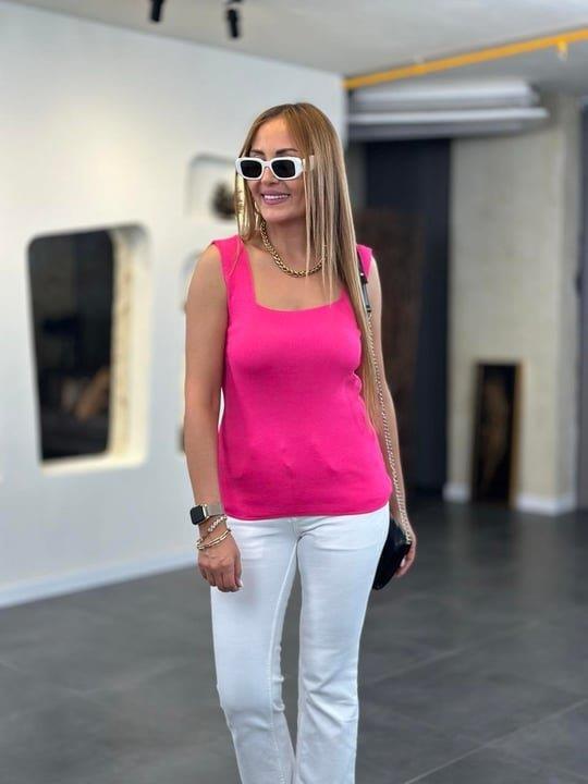 Kadın Kare Yaka Kalın Askılı Beyaz Triko Bluz