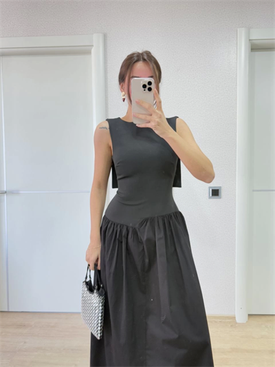 Arkası Kanatlı Uzun Elbise- Siyah