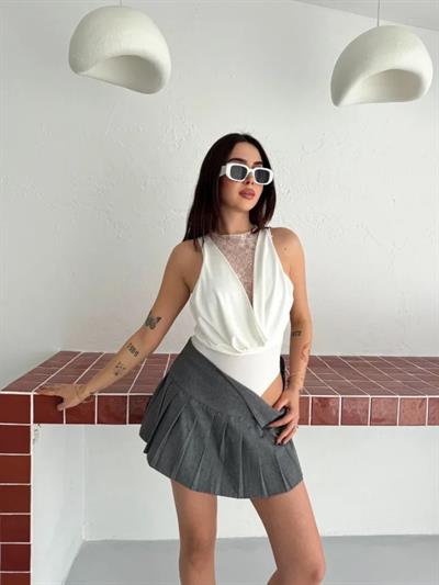 Dantel Detaylı Derin Dekolte Body Şık Kolsuz Yazlık Bodysuit - Beyaz