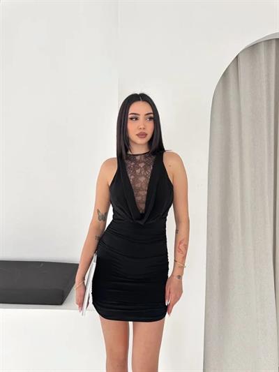 Dantel Detaylı Derin Dekolte Drapeli Mini Elbise Şık Kolsuz - Siyah