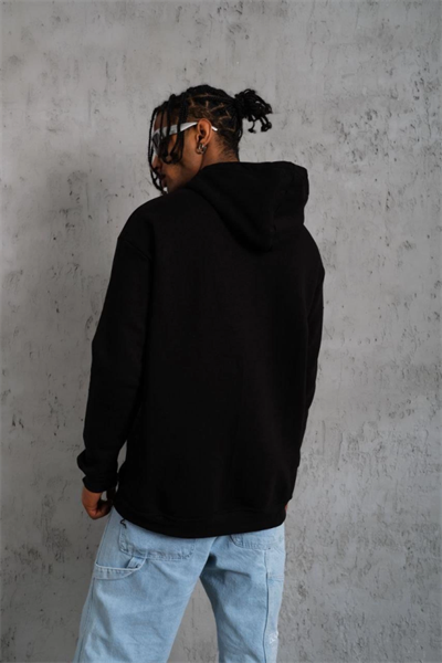Erkek Oversize Kapüşonlu Sweatshirt – Siyah Renk Üç İplik İçi Pamuklu Kanguru Cepli Baskılı Hoodie Rahat Kalıp Kışlık Günlük Kombinlere Uygun - Siyah