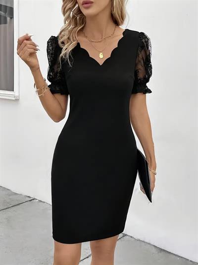 Kadın Kısa Kollu Dantelli V Yakalı Yanlardan Büzgülü çapraz Detaylı Ithal Krep Elbise