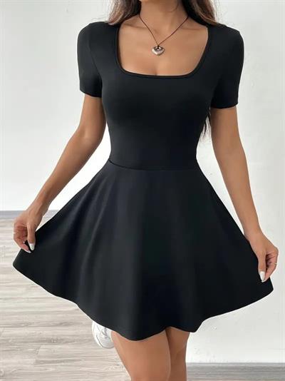 Kadın Kısa Kollu Kare Yaka Short Detaylı Cepli Dalgıç Elbise