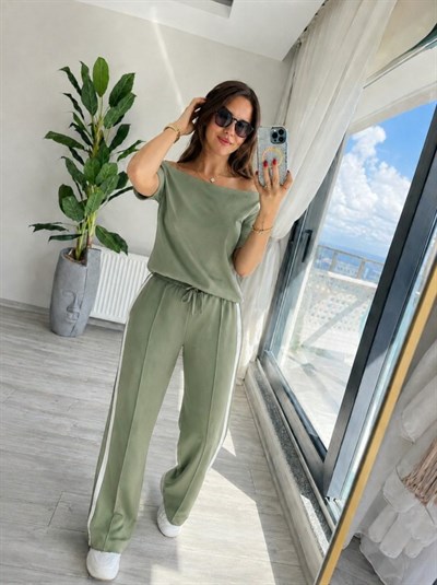 Kadın Tek Omuzdan Açık Yan şerit Detaylı Viskon Iki Iplik Bluz Ve Pantolon Ikili Takım