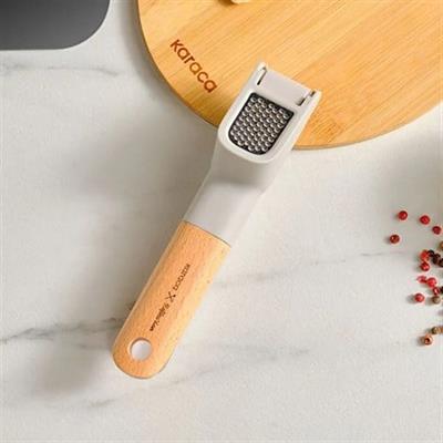 Karaca X Refika Gadgets Ahşap Saplı Sarımsak Ezici