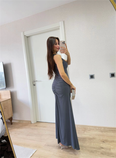 Kolsuz Büzgülü Uzun Elbise - Füme