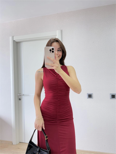 Kolsuz Büzgülü Uzun Elbise - Kırmızı