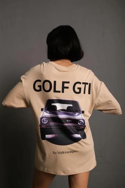 Oversize Baskılı Tişört – Golf GTI Retro Araba Desenli, Ön - Arka Dijital Baskı, Sokak Modası Stil - Bej