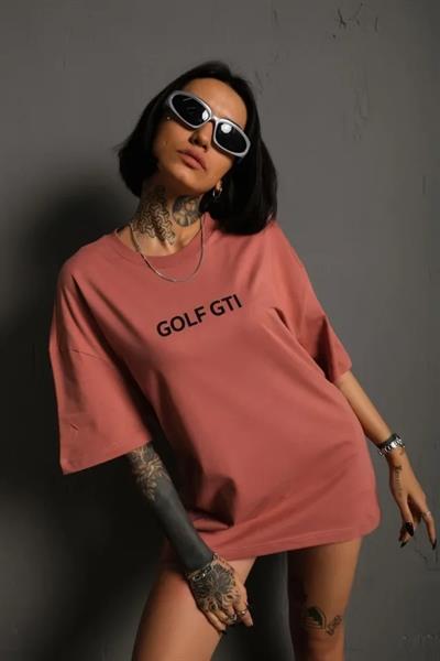 Oversize Baskılı Tişört – Golf GTI Retro Araba Desenli, Ön - Arka Dijital Baskı, Sokak Modası Stil- Gül Kurusu