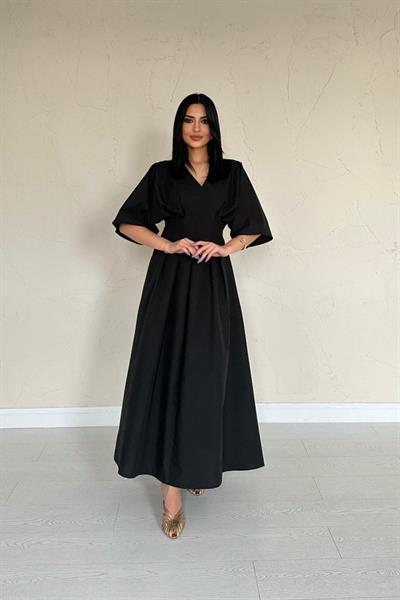 Siyah Pileli Uzun Elbise