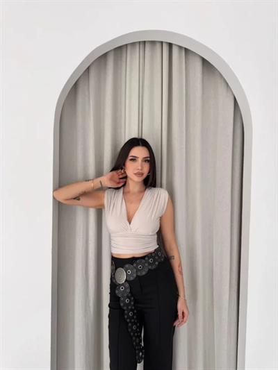 Vatkalı Kolsuz V Yaka Drapeli Crop Bluz Likralı Fit - Boyalı Gri