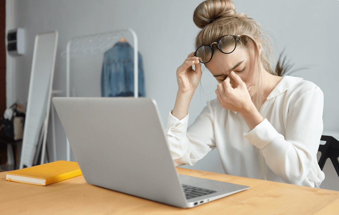 Dijital Göz Yorgunluğu (CVS) Nedir? Belirtileri ve 5 Kesin Çözüm