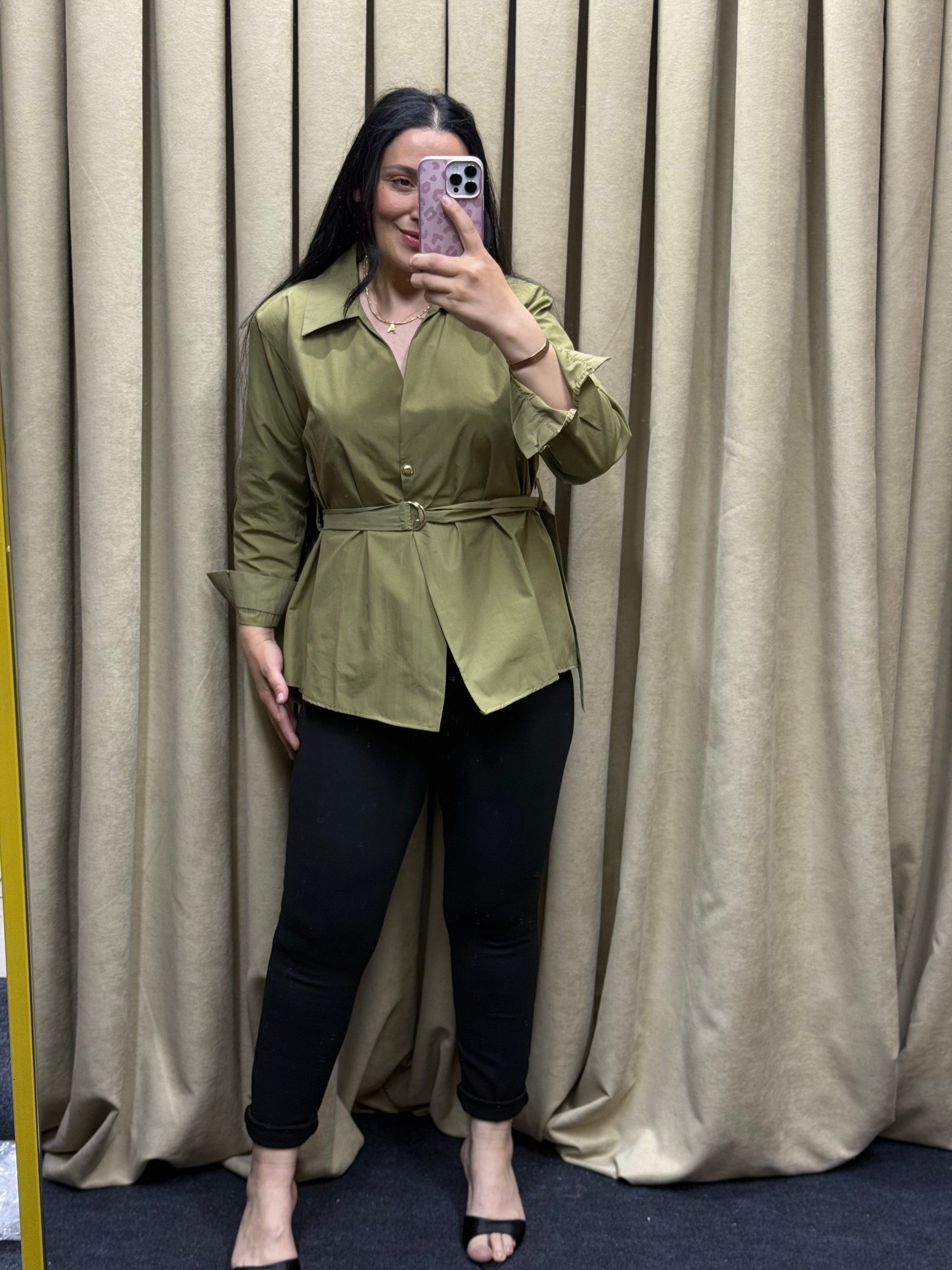  Lina Kemer Detaylı Poplin Yeşil Gömlek