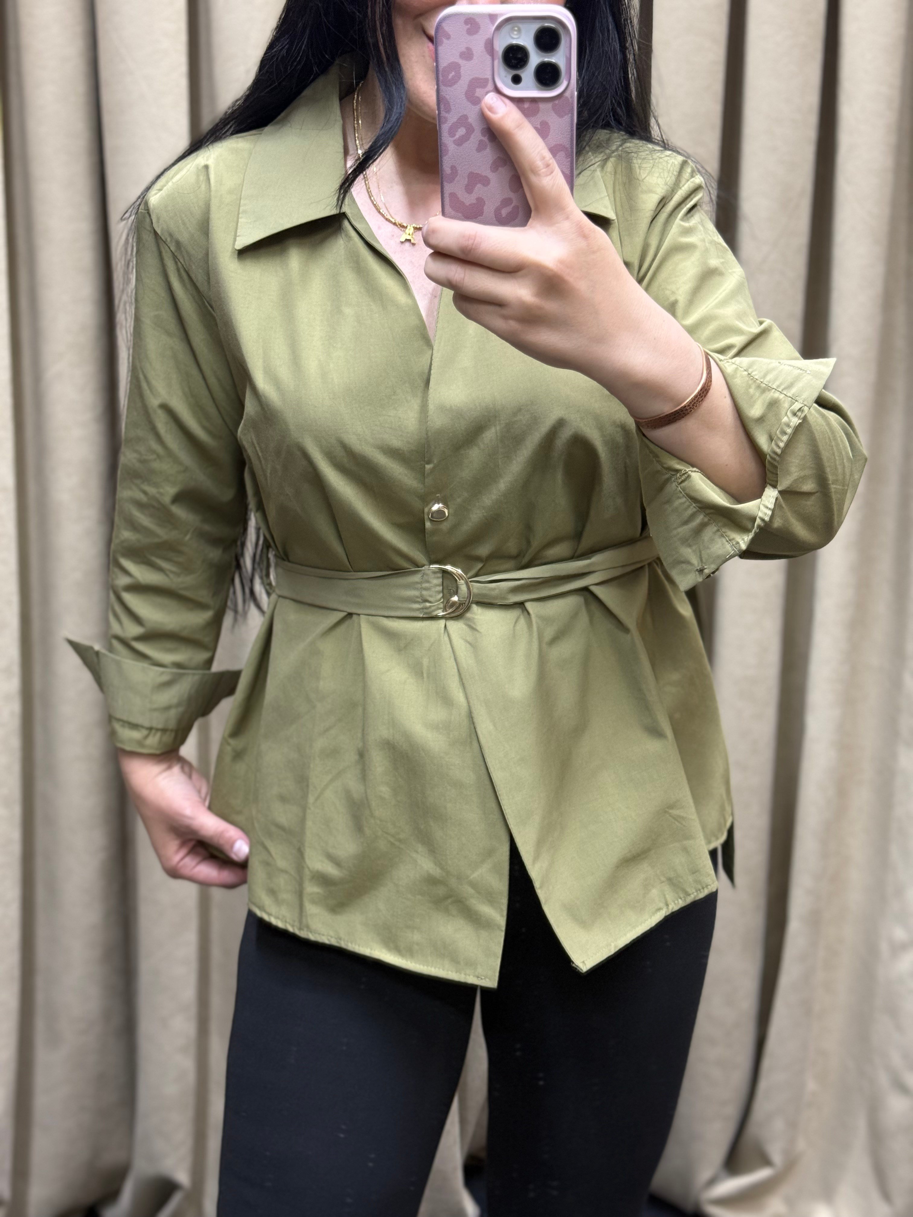  Lina Kemer Detaylı Poplin Yeşil Gömlek