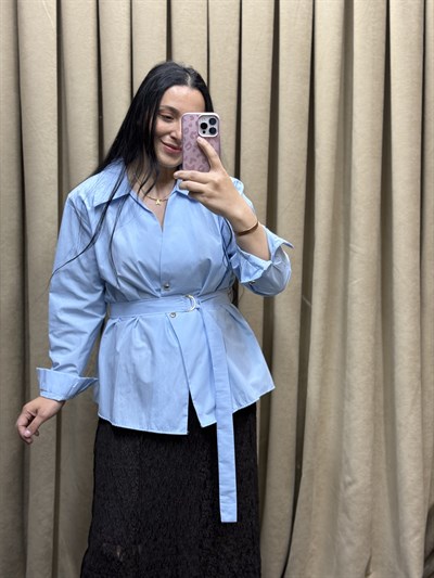  Lina Kemer Detaylı Poplin Mavi Gömlek