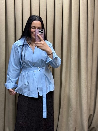  Lina Kemer Detaylı Poplin Mavi Gömlek