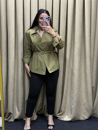  Lina Kemer Detaylı Poplin Yeşil Gömlek