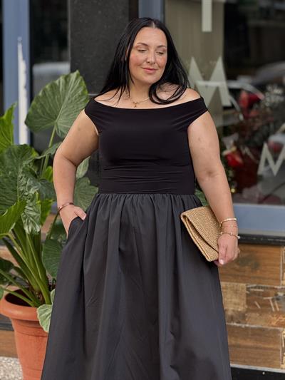 BKT MADONNA SİYAH ELBİSE