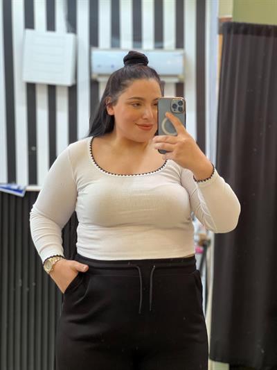 DİKİŞ DETAYLI KAŞKORSE BEYAZ BLUZ 