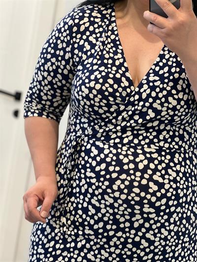 DP LACİVERT PUANTİYELİ ELBİSE