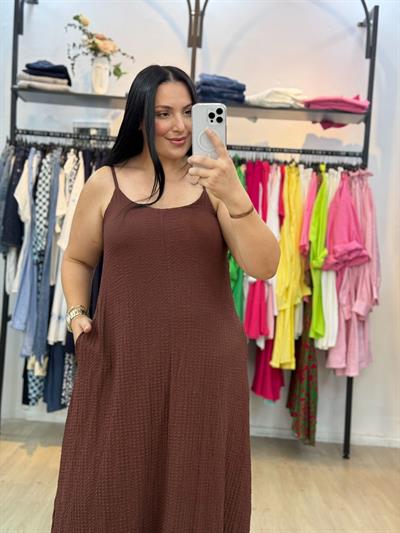 GOFRE ASKILI KAHVERENGİ ELBİSE