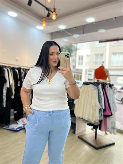 GOLD V YAKA DETAY  BEYAZ TİŞÖRT