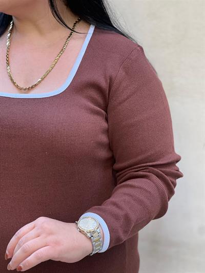 KAŞKORSE ÇİZGİLİ KAHVERENGİ ELBİSE 